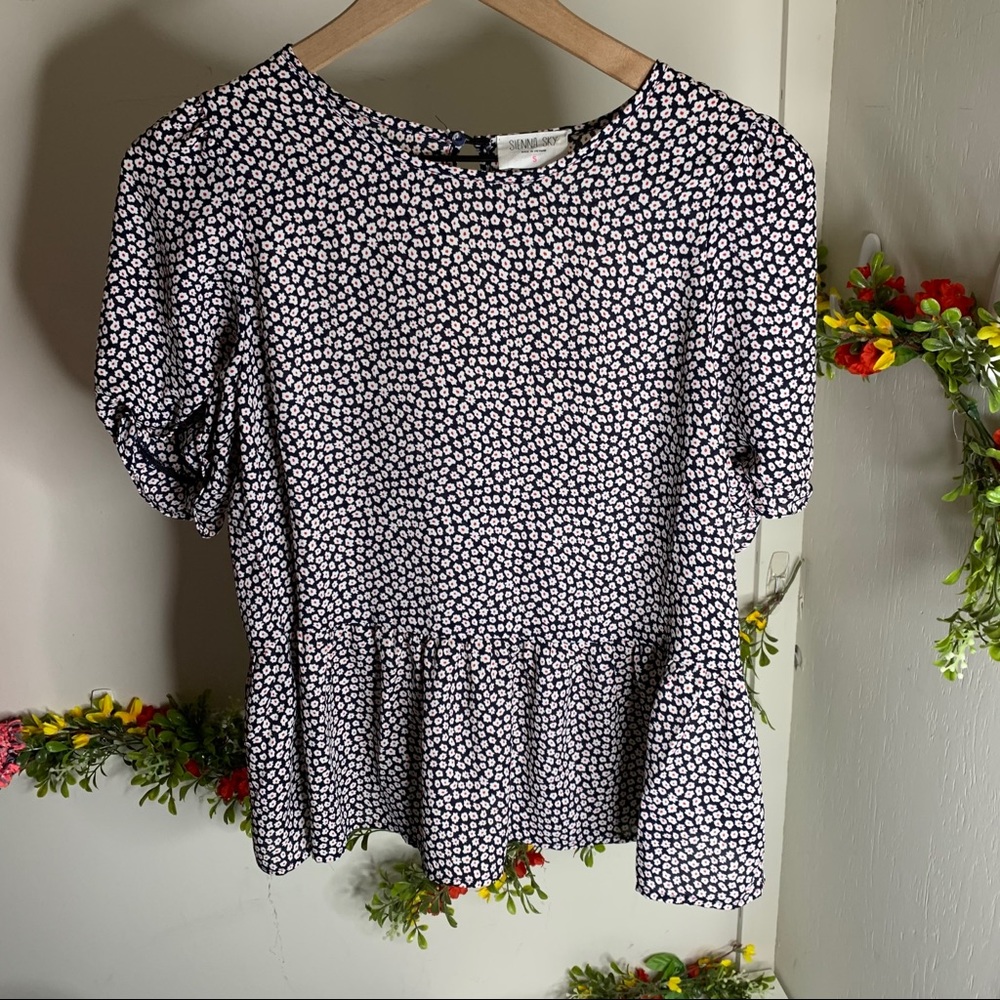 SOLD❌Sienna Sky Daisy Ruffle Top
